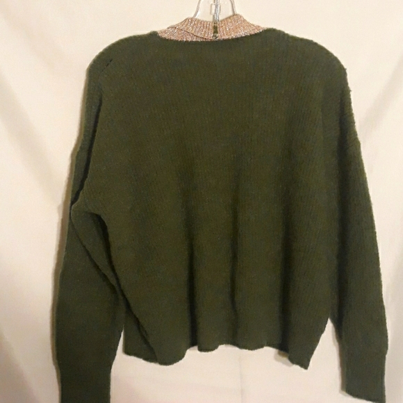 JS Millenium green and gold shrug. - Picture 5 of 5